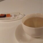 ヌキテパ - ハーブティーとお茶菓子