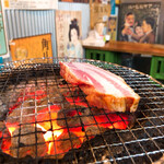 炭焼ホルモン専門店 べこぶた - 
