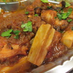 ジュイップ - タコとエリンギのトマト煮込み