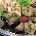 ジュイップ - エビとトマトのジェノベーゼ他