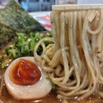 Tonkotsu Aiga Afureteru Ramen Toriko - 麺リフト