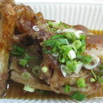 マルフク - 煮込みと頼むと豚足が出る