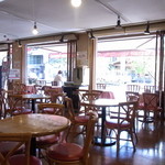 クイーンズベーカリーカフェ - オープンになっています