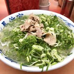 元祖ラーメン長浜家 - カタのネギ増し