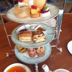 ラウンジ シーウインド - ピーチとマンゴーのアフタヌーンティー￥4800