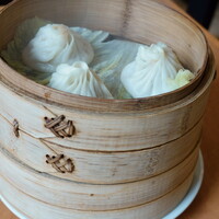横浜中華街 北京飯店 - ”かに・えびシュウマイ”（３個）660円