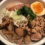 鴨出汁中華蕎麦 麺屋yoshiki - 中華蕎麦+炙り鴨肉と鴨挽肉丼