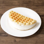 Kiki waffle cafe - ワッフル　プレーン（もちもちで甘さ控えめ）