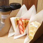 Kiki waffle cafe - ワッフル　fruite(バナナ・イチゴ)
