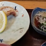 季節料理神楽 - 赤魚は粕漬を焼いたもの、刺身は鰹のたたき