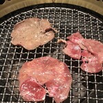 ワンカルビ - 牛タンから焼きますよ〜