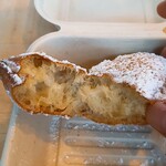 COMMON FOOD & DRINK - ベニエ　ふっくら