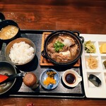 和楽采彩　月 - 令和3年7月 ランチタイム
            日替わり定食(豆腐と牛スジの煮込み) 900円