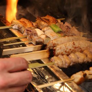日本三大地鶏『比内地鶏』を使用！備長炭で焼いた焼き鳥は絶品♪