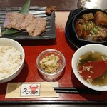 タン次郎 - 牛タン焼き＆煮込み定食　ご飯と汁の位置を変えました。