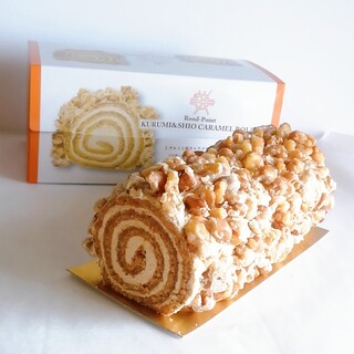 苺ロールケーキ♡リス(ピンク) 人間らしく