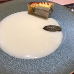 銀座 大石 - メイン魚介料理：アワビのパイ包み焼き　ブールブランソース、肝添え