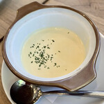 ビストロ巴里食堂 - ランチの冷製スープ