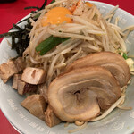 Yarou Ramen - 汁無し豚野郎　野菜マシ　1,200円外観
