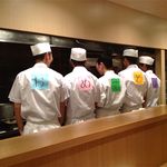 神保町 傳 - 勢揃いして「おめでとう！」