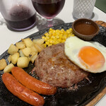 サイゼリヤ - チョリソーとハンバーグの盛合せ　¥550(税込)