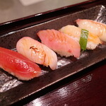 Sushi tatsu - 日替わりにぎり 5貫