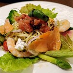 Restaurant Raphael - スモークサーモンとカッテージチーズの冷製バジルパスタ