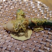 TXOKO - 花ズッキーニ。中には蟹の身がぎっしり。特に食べた時の温度に感動しました。