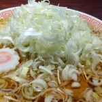 中華そば えもと - 月見中華そばネギ増しアップ、こんもりネギ！