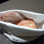 ブルガリ イル・カフェ - パンは2種類