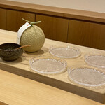 勢麟 - マスクメロン～木熟メロン通常蔓について38日で出荷するところを木熟メロンは57日間熟させる