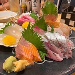鮮魚to旬菜 幸 - 刺身8種ハッピー盛り 2人前1600円