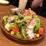 カッチャル バッチャル - たことヒヨコ豆のサラダ