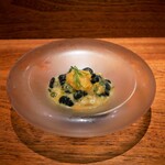 L'appartamento di NAOKI - 『ニョケッティ･サルディのイカ墨を練り込んだ冷製パスタ、青森の無添加生ウニと焼茄子と海ぶどうのソースで』