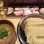 中華蕎麦 とみ田 - TOKYO-X豚骨魚介つけめん+特選全部乗せトッピング+白ワイン