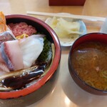 魚河岸寿司 - おまかせ海鮮丼