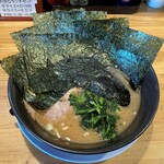 奥村家 - ラーメン690円麺硬め。海苔増し100円。