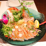 四川料理 日出人 - 能生で獲れた新鮮な鯛のお刺身