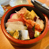 菊寿司 - 料理写真:お昼のランチメニュー　ちらし丼＋一品料理＋味噌汁で脅威の１１００円