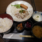 Seafood Izakaya Hanano Mai Nerima Takanodai Ten - 豬肉涮涮鍋搭配大根醬油和春捲