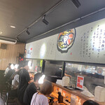 麺場 もっけい - 店内の写真…リア充ばかりって私が書いた証…
            
            どうです？　しかもカップル（歳とるとアベック）
            
            ばっかりなんすよ〜　ビビリンチョ！(◎_◎;)