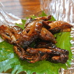 魚仲 - 炭の香り、コリコリした弾力ある歯応えが最高。