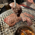 焼肉ホルモン 風土. - 厚切り牛タン焼きます