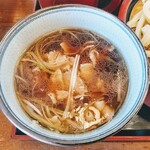 手打ちうどん専門店　田舎や - 肉汁！美味い！豚肉の旨味が効いてるあっさり汁！うどんに負けてません！