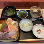 鯛八鮨 - ランチ 海鮮丼　１２００円　(2021/07)