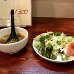 大衆中遊華食堂 八戒 - スープとサラダ