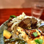 大衆中遊華食堂 八戒 - 魯肉リフト