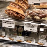 パンやきどころ RIKI - 冷蔵コーナー