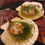 Gyokai Senmon Itarian Baru Nave - 殻付きホタテのオーブン焼き