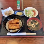 錦 - うな丼(\1,750)